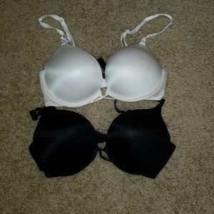 2 Victorias Secret Bombshell Bras 32C